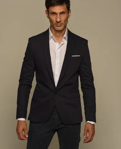 Luca M.