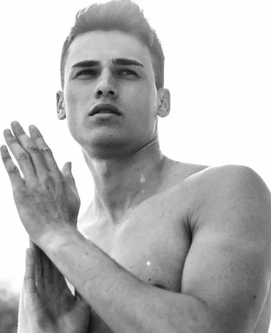 Simone M.