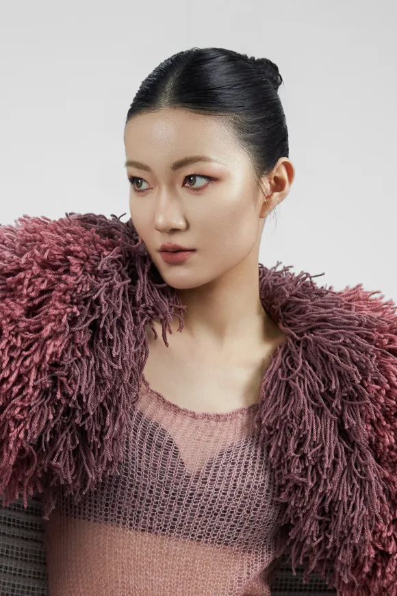 Rouxuan S.